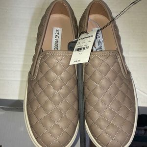 Express / Steve Madden slip on shoes 7.5